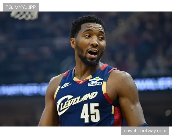 骑士米切尔加兰莫布利阿伦合体37分钟 四核仅三场同台影响化学反应