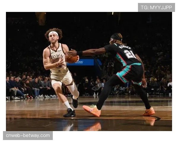 勇士逆转灰熊取胜利 桑托斯准绝杀展现替补价值